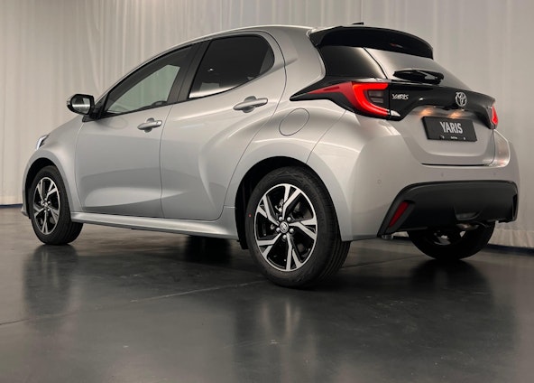 Vehicle image 4 Vehicle image 4