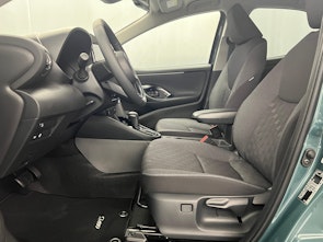 Vehicle image TOYOTA Yaris 1.5 VVT-i HSD Trend