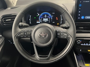 Vehicle image TOYOTA Yaris 1.5 VVT-i HSD Trend