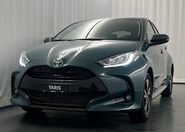 First vehicle image First vehicle image