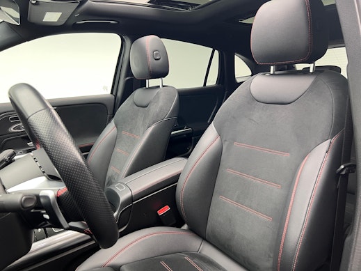 MERCEDES-BENZ GLA 200 AMG Line 3