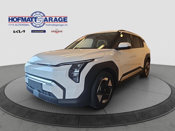 First vehicle image First vehicle image