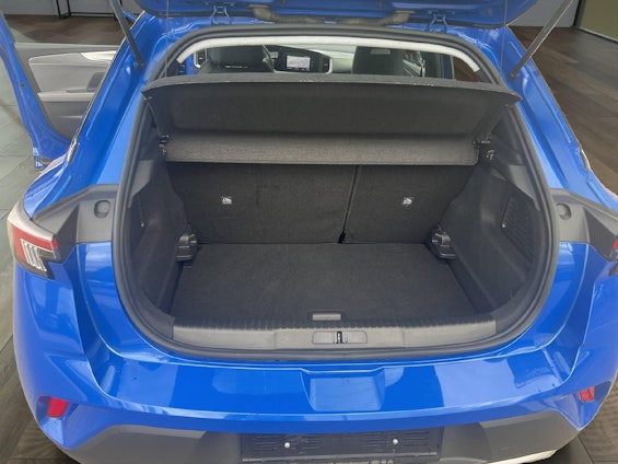 Vehicle image 14 Vehicle image 14