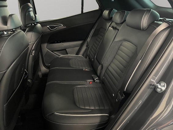 Vehicle image 10 Vehicle image 10