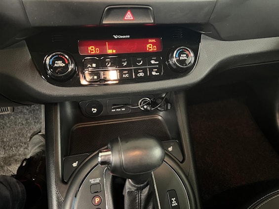 Vehicle image 9 Vehicle image 9