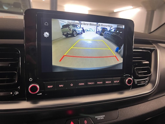 Vehicle image 9 Vehicle image 9