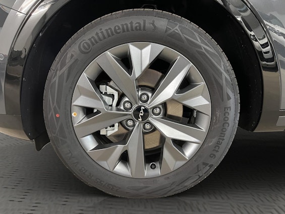 Vehicle image 15 Vehicle image 15