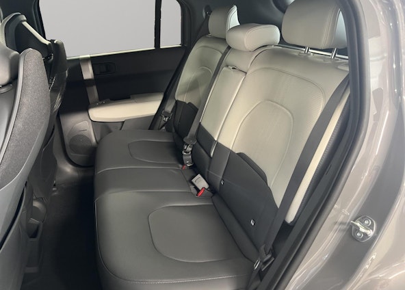 Vehicle image 10 Vehicle image 10