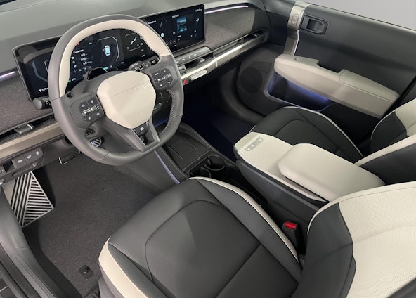 Vehicle image 5 Vehicle image 5