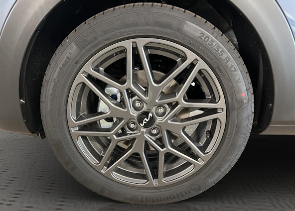 Vehicle image 14 Vehicle image 14