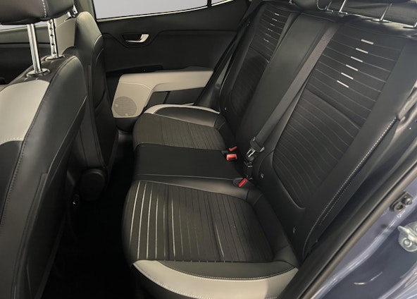 Vehicle image 10 Vehicle image 10