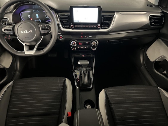 Vehicle image 11