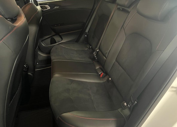 Vehicle image 10 Vehicle image 10