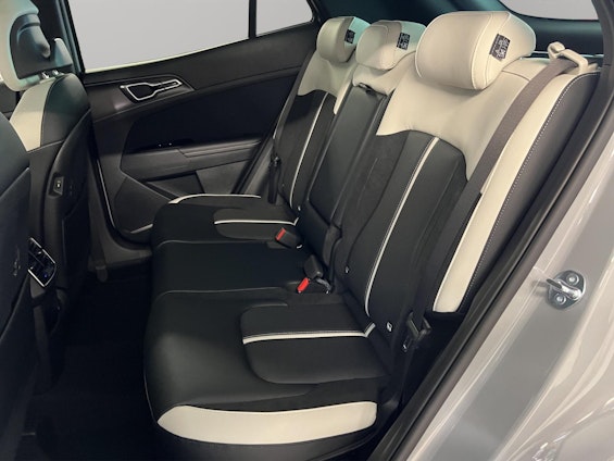 Vehicle image 10 Vehicle image 10