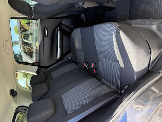 Vehicle image 8 Vehicle image 8