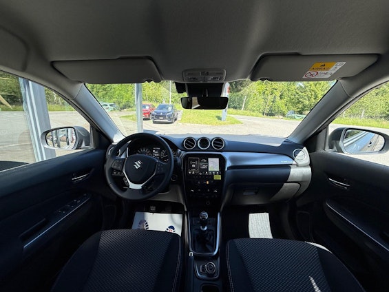 Vehicle image 10 Vehicle image 10