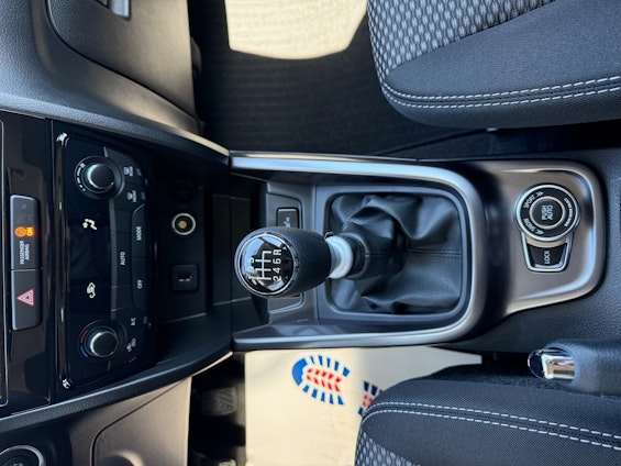 Vehicle image 13 Vehicle image 13