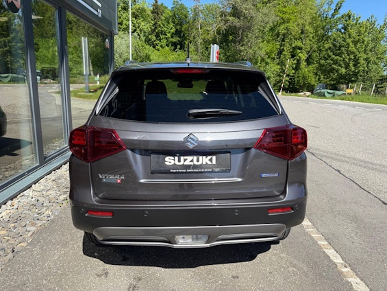 Vehicle image 4 Vehicle image 4