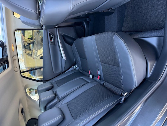 Vehicle image 8 Vehicle image 8