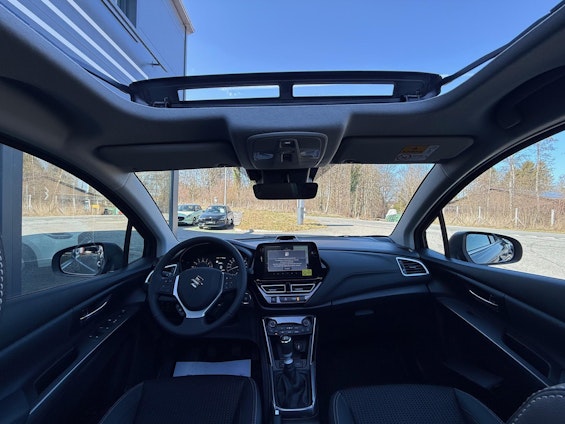 Vehicle image 9 Vehicle image 9