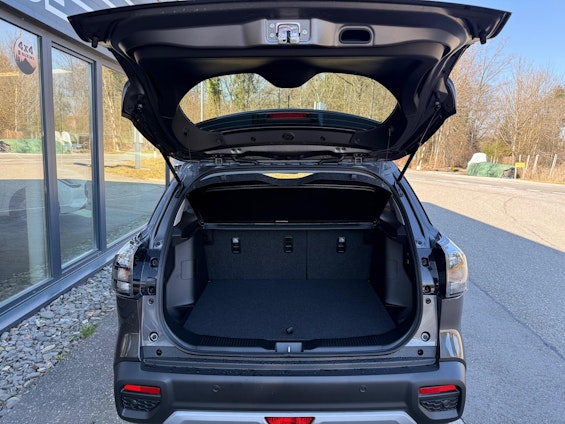 Vehicle image 4 Vehicle image 4