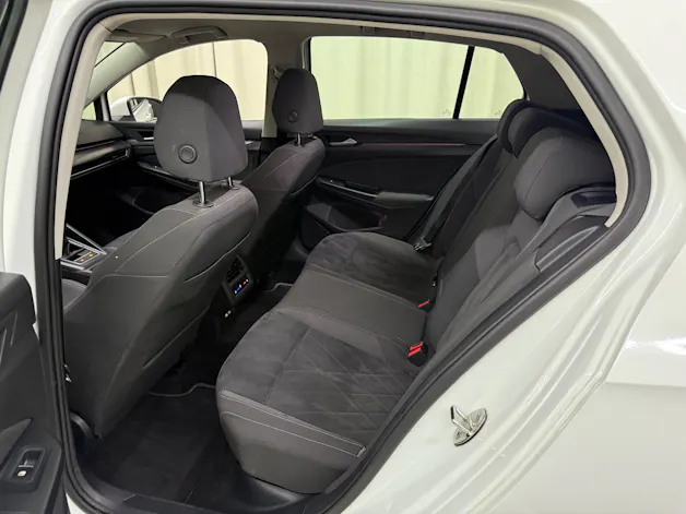 VW Golf 1.5 TSI ACT First Edition