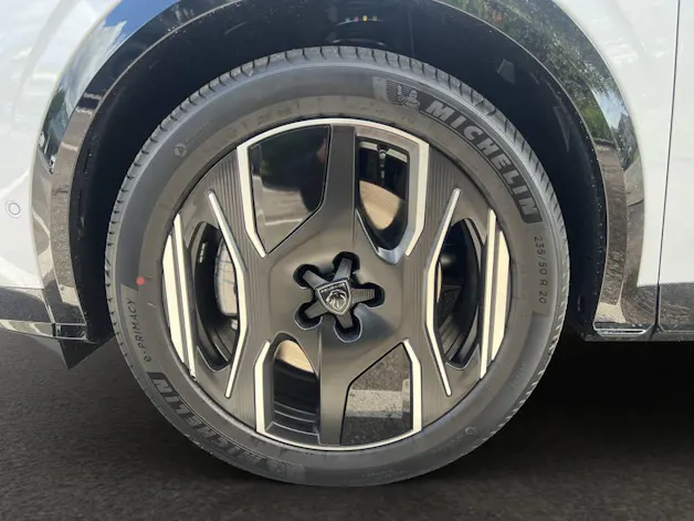 Peugeot 5008 GT e-Launch Edition AWD