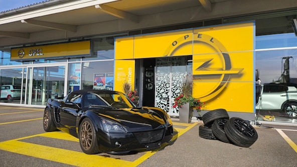 First vehicle image