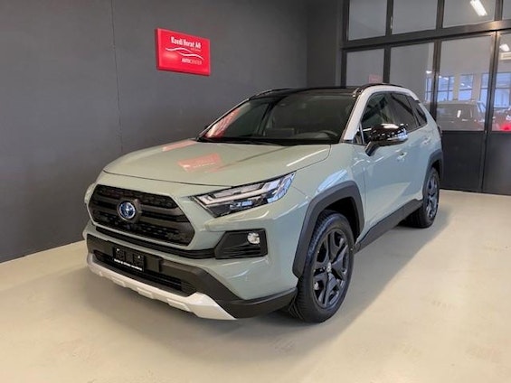 First vehicle image