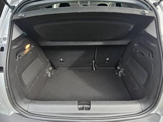 Vehicle image 6 Vehicle image 6