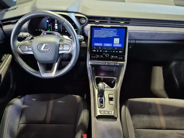 Lexus LBX 1.5 Hybrid Cool AWD / 8-fach Bereift / inkl. Gratisservice 4 Jahre / 60000 Km ab 1. IV
