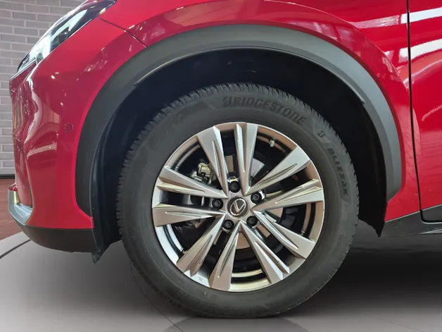 Lexus LBX 1.5 Hybrid Cool AWD / 8-fach Bereift / inkl. Gratisservice 4 Jahre / 60000 Km ab 1. IV