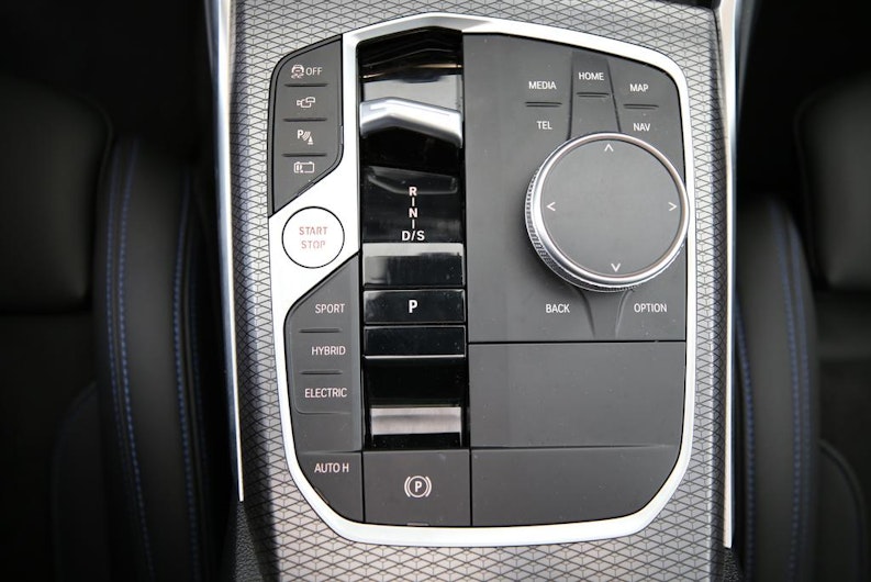 Vehicle image BMW 3 SERIES