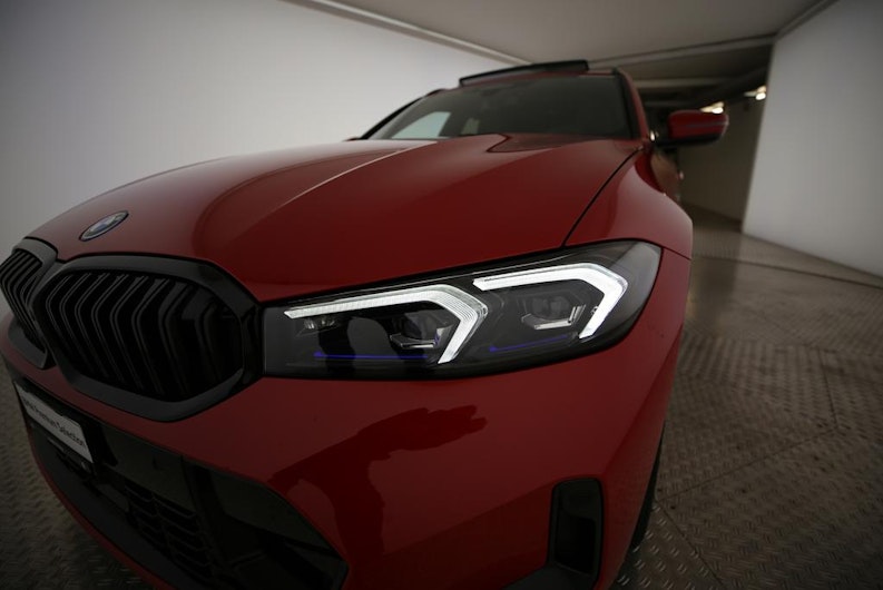 Vehicle image BMW 3 SERIES