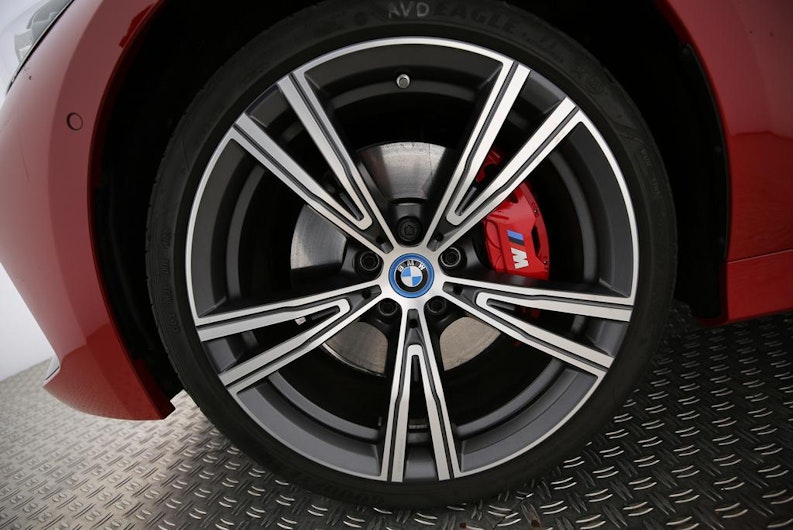 Vehicle image BMW 3 SERIES