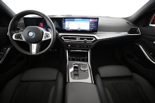 Vehicle image BMW 330e xDrive SAG Touring