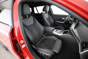 Vehicle image BMW 330e xDrive SAG Touring