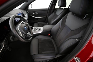 Vehicle image BMW 330e xDrive SAG Touring