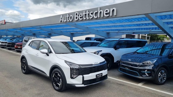 First vehicle image