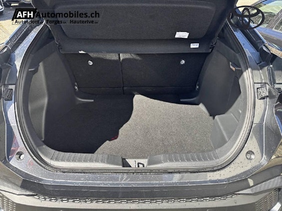 Vehicle image 8 Vehicle image 8