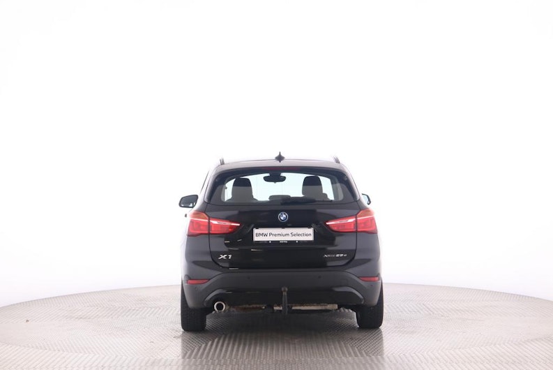 Vehicle image BMW X1