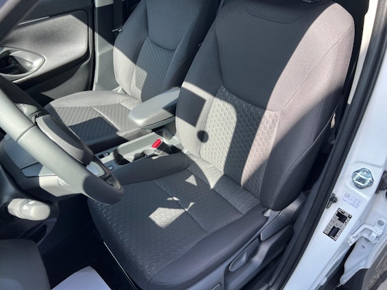 Vehicle image 9 Vehicle image 9