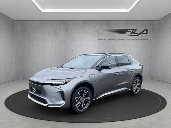 First vehicle image First vehicle image