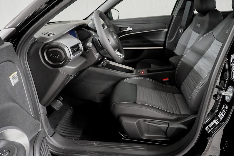 Vehicle image JEEP AVENGER