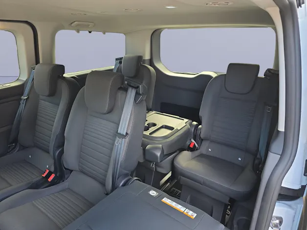 Ford Tourneo Custom 320 L1 2.0 TDCi 150PS Titanium / 8 Sitzplätze