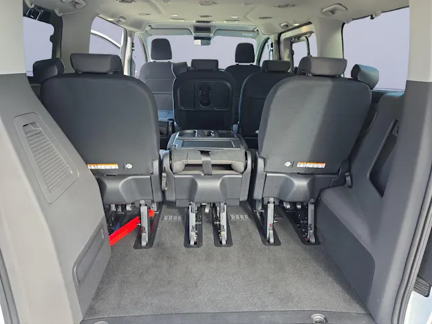 Ford Tourneo Custom 320 L1 2.0 TDCi 150PS Titanium / 8 Sitzplätze