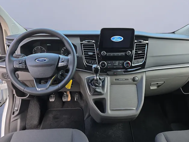 Ford Tourneo Custom 320 L1 2.0 TDCi 150PS Titanium / 8 Sitzplätze