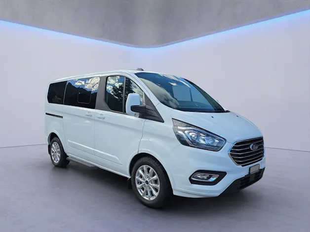 Ford Tourneo Custom 320 L1 2.0 TDCi 150PS Titanium / 8 Sitzplätze