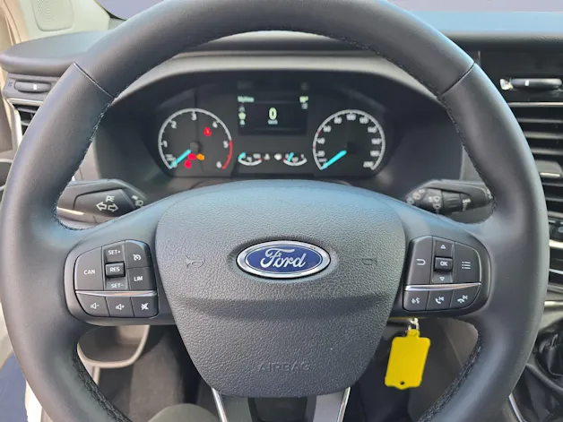 Ford Tourneo Custom 320 L1 2.0 TDCi 150PS Titanium / 8 Sitzplätze