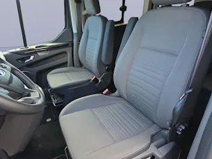 Ford Tourneo Custom 320 L1 2.0 TDCi 150PS Titanium / 8 Sitzplätze